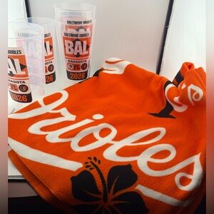 MLB Baltimore Orioles Spring Training plastic cups and Towels.